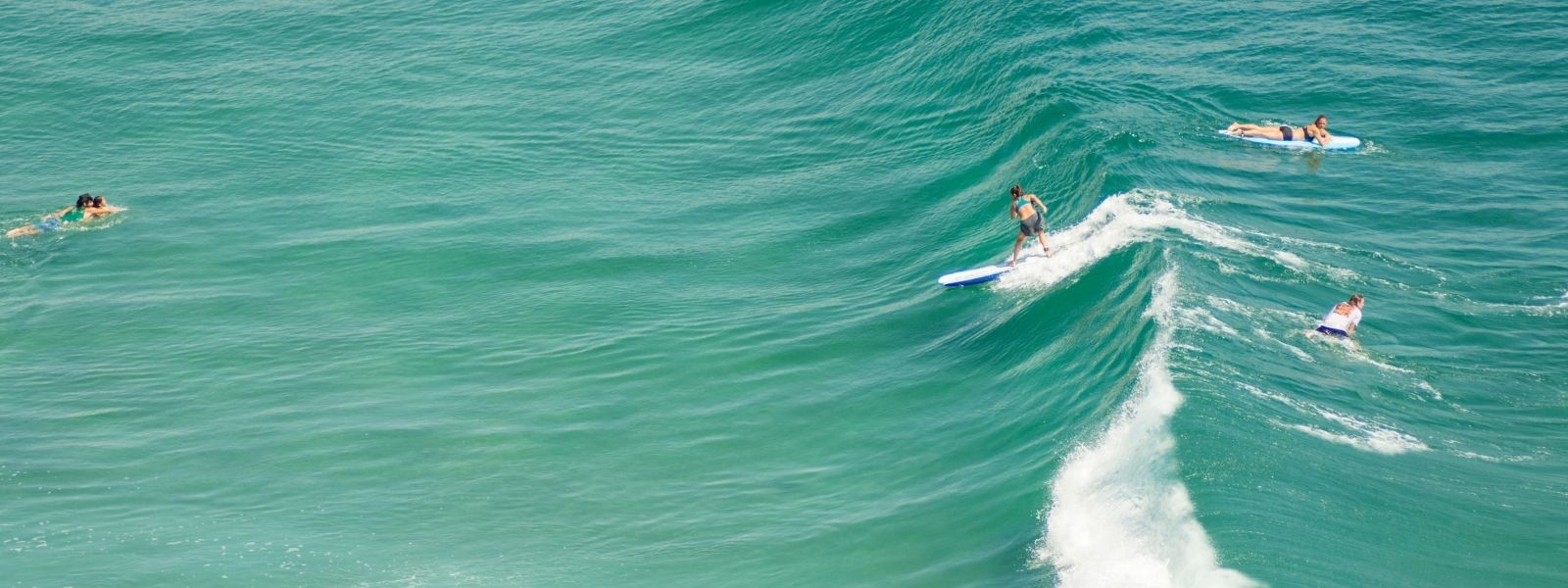 Les 10 meilleures vagues dans le monde pour apprendre à surfer